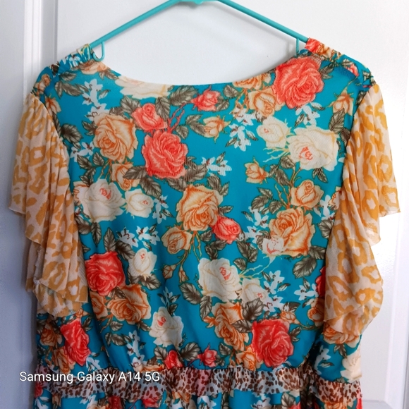 CATO NWT Colorful floral top sz 14/16 - Picture 5 of 6